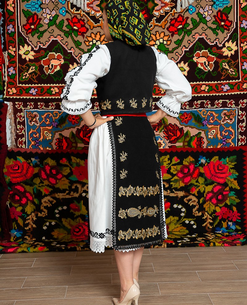 Costum popular femeie – Campia Transilvana