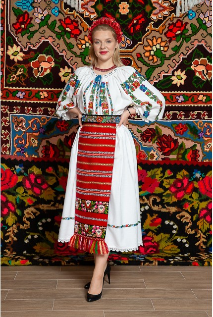 Costum popular femeie - Salauta cu margele