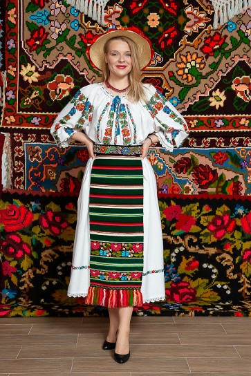 Costum popular femeie - Salauta cu margele