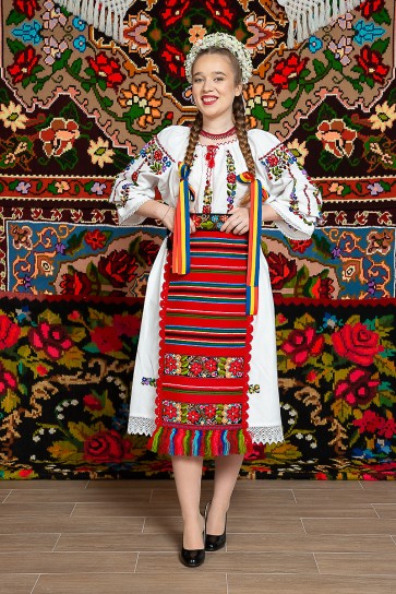 Costum popular femeie - Somes cu pene