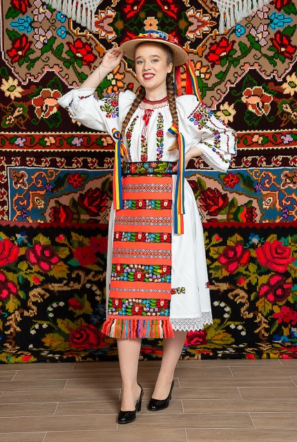 Costum popular femeie - Somes cu pene