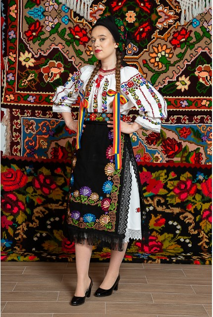 Costum popular femeie - Somes cu pene