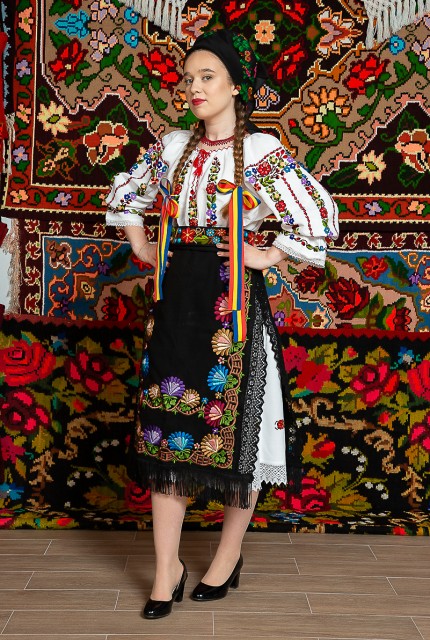 Costum popular femeie - Somes cu pene