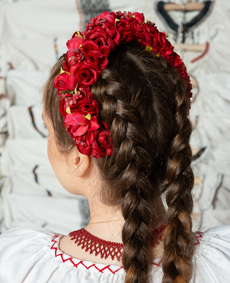 Costum popular femeie - Somes cu pene