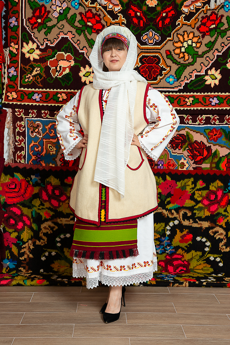 Interpretation aim Lovely Costum popular femeie Galati - Mihaela