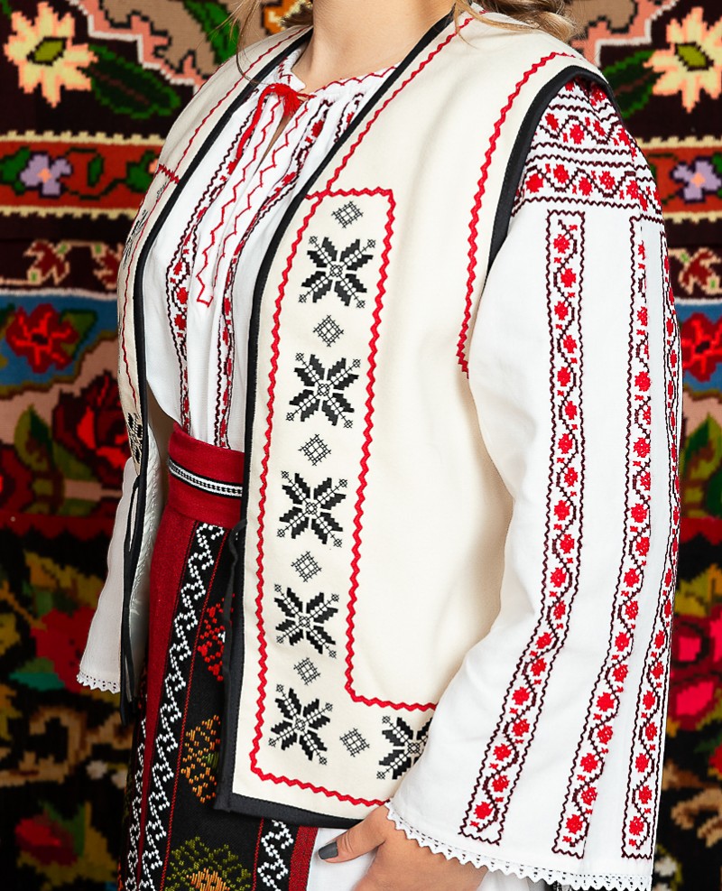 Costum popular femeie Muntenia cu ilic - Ileana