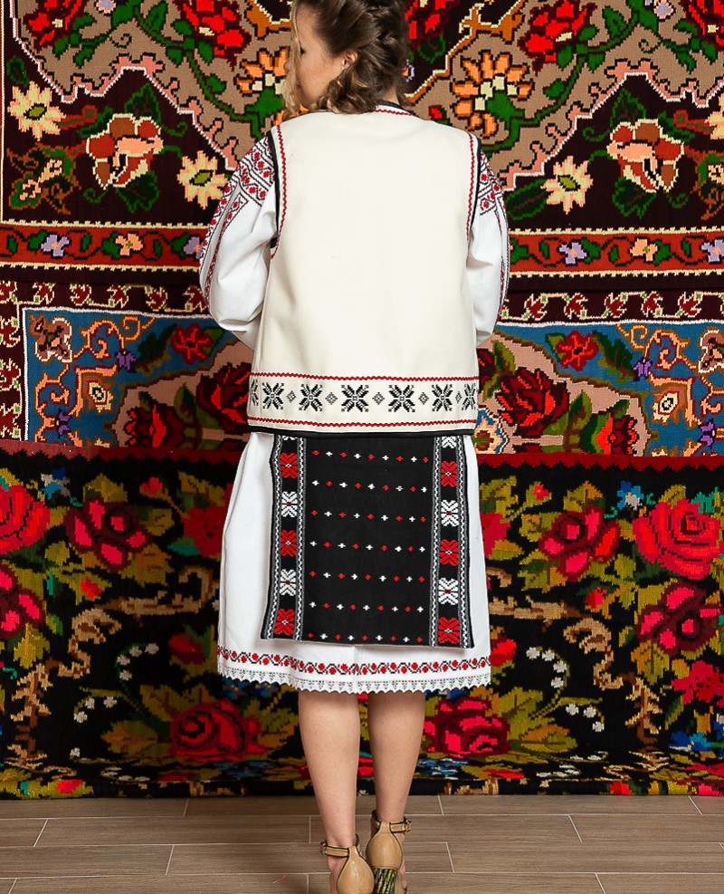 Costum popular femeie Muntenia cu ilic - Ileana