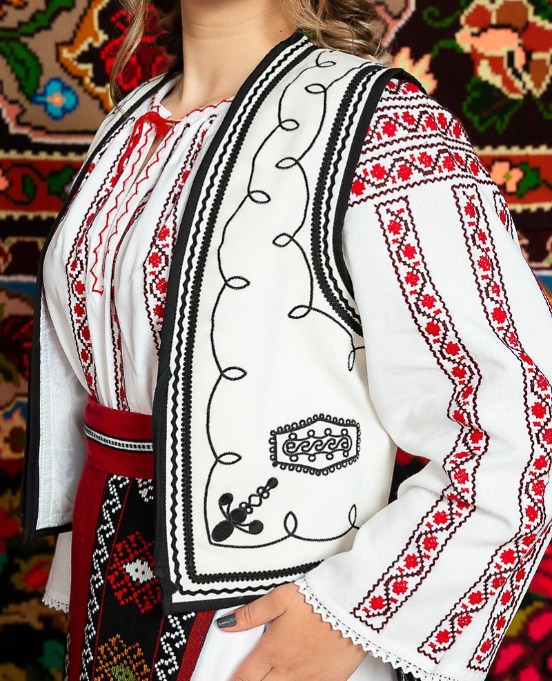 Costum popular femeie Muntenia cu ilic - Ileana