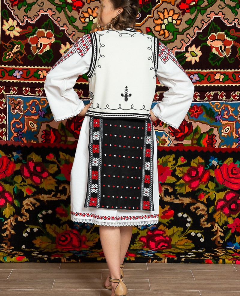 Costum popular femeie Muntenia cu ilic - Ileana