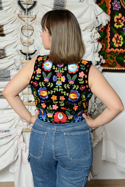 Vesta femeie Biharia