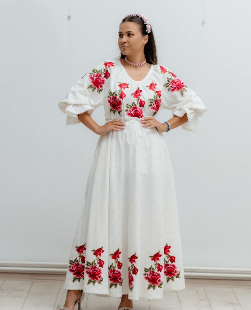 Compleu Mădălina cu trandafiri roșii