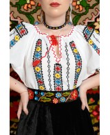 Ie cu maneca scurta - Romana