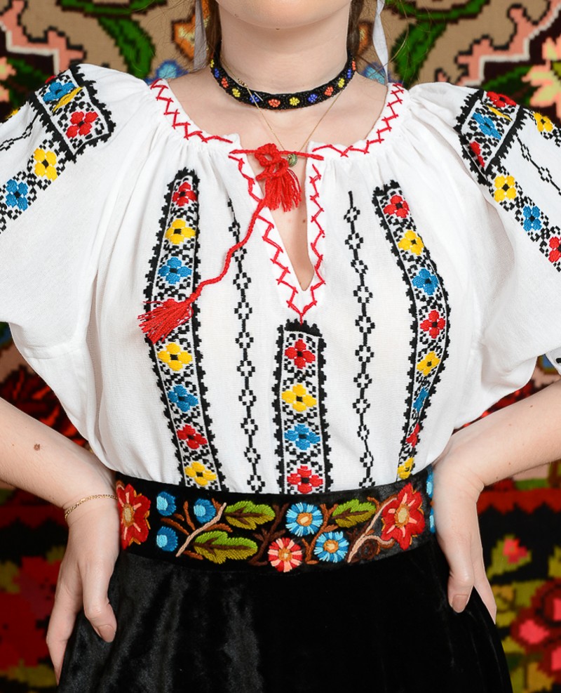 Ie cu maneca scurta - Romana