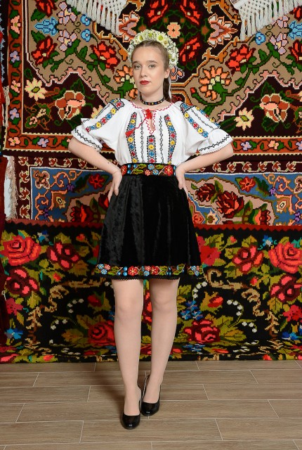 Ie cu maneca scurta - Romana