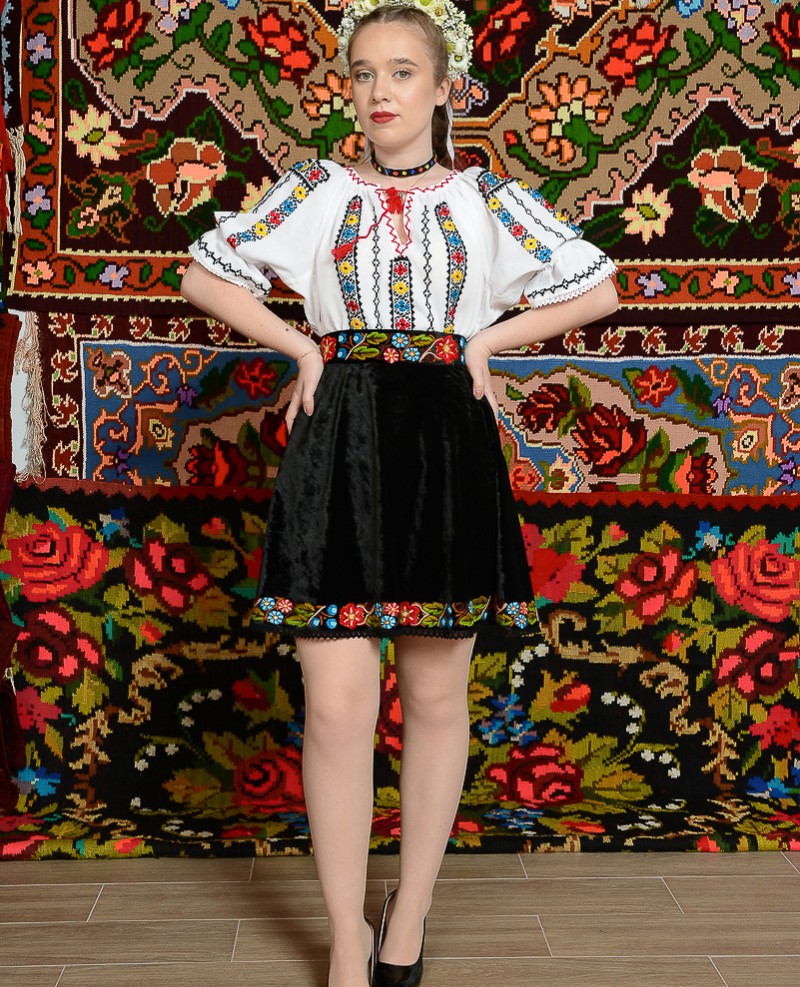 Ie cu maneca scurta - Romana