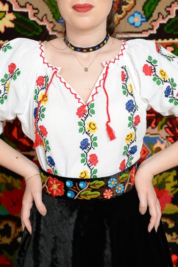 Ie - Sanziana Ie - Sanziana