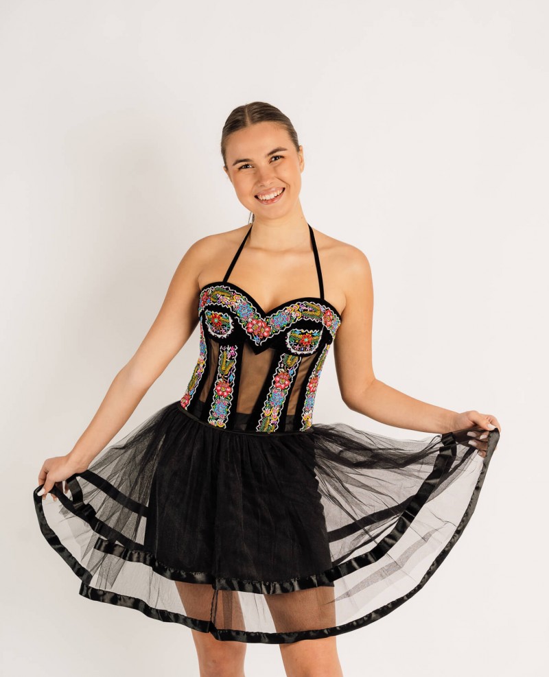 Corset cusutl manual cu margele