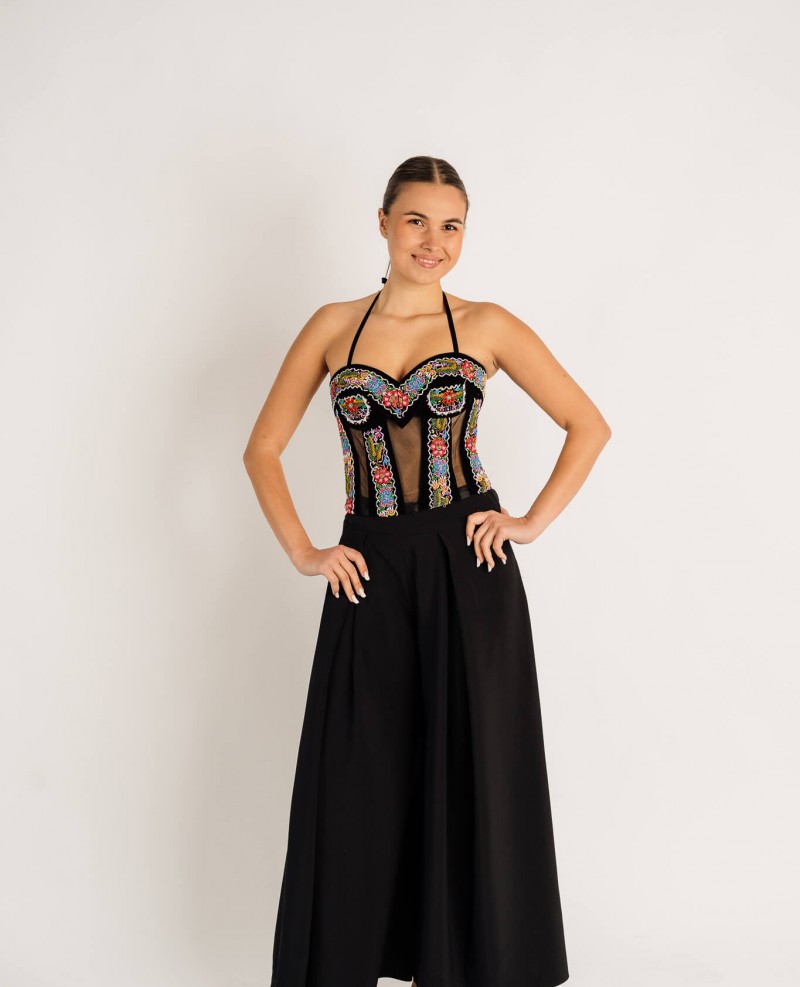 Corset cusutl manual cu margele