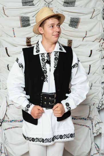 Costum popular barbat campie cu vesta