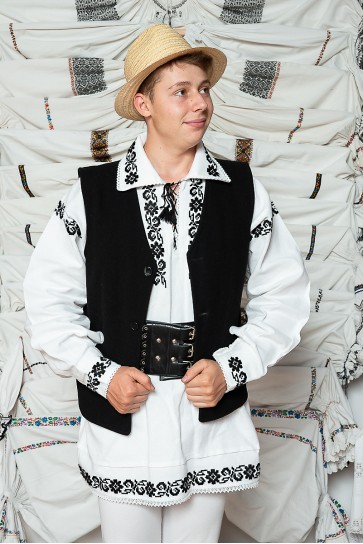 Costum popular barbat campie cu vesta