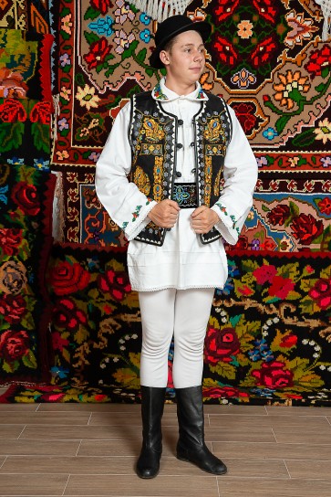 Costum popular barbat  Vasile cu pieptar