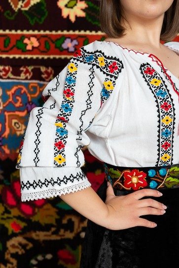 Ie cu maneca lunga - Romana Ie cu maneca lunga - Romana